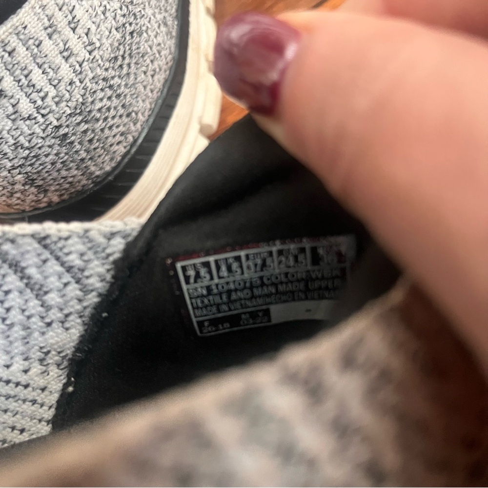 Skechers Luminate size 7.5 - Picture 7 of 10